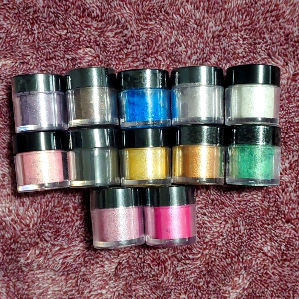 Jordana Loose Eyeshadow